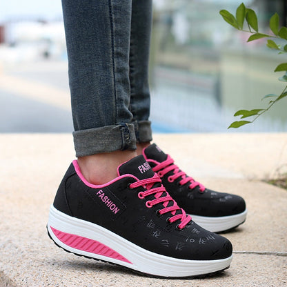 Kvinnors Avslappnade Modemedvetna Andningsbara Sneakers med Tjock Sula
